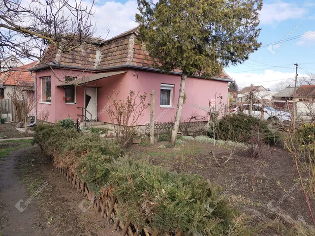 Eladó ház Komárom 74 nm