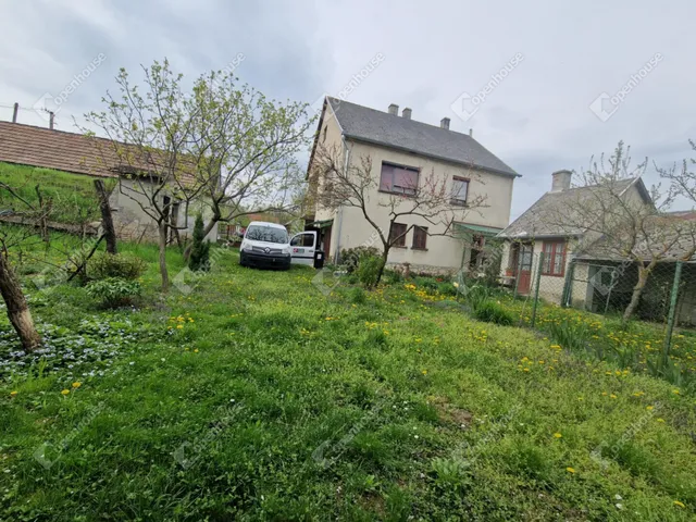 Eladó ház Ácsteszér 116 nm