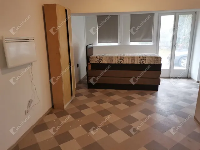 Kiadó ház Ács 236 nm