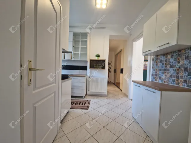 Kiadó ház Komárom 106 nm
