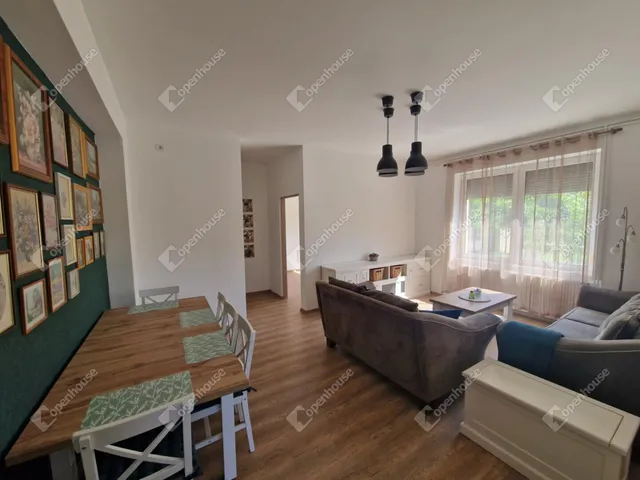 Kiadó ház Komárom 106 nm