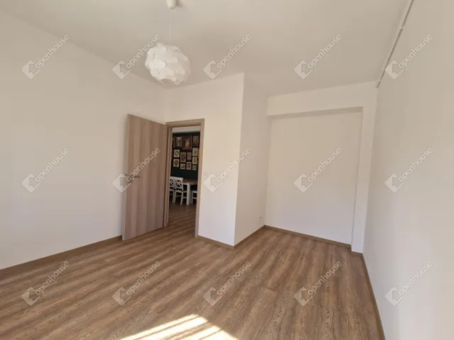 Kiadó ház Komárom 106 nm
