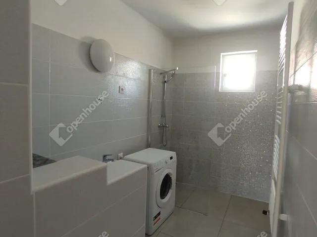 Eladó ház Komárom, Szőny 137 nm