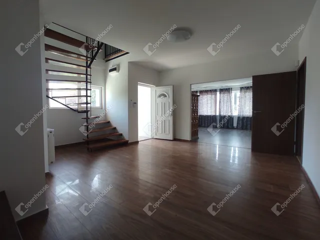 Eladó ház Komárom, Szőny 137 nm