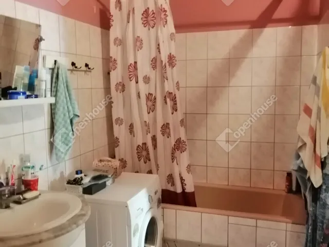 Eladó ház Ács 191 nm