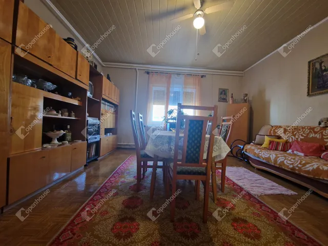 Eladó ház Komárom 90 nm
