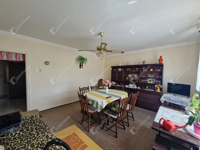Eladó ház Komárom, Szőny 88 nm