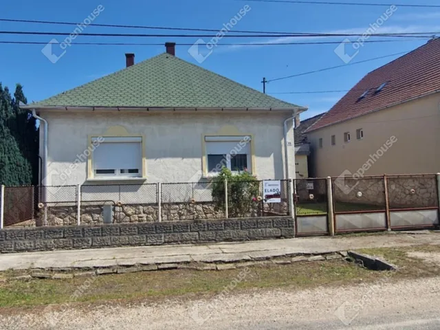 Eladó ház Komárom, Szőny 66 nm