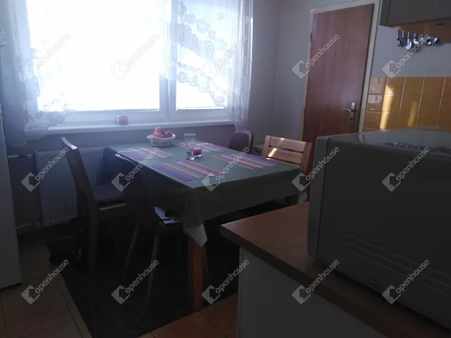 Eladó lakás Komárom 85 nm