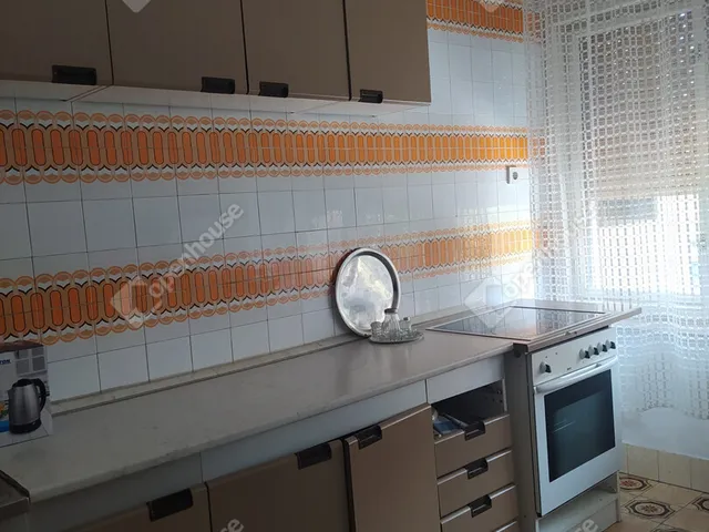 Kiadó ház Komárom 135 nm