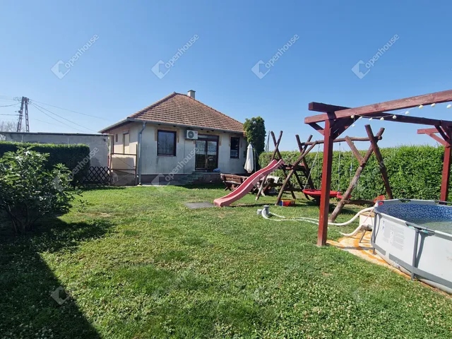 Eladó ház Komárom, Szőny 70 nm