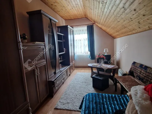 Eladó ház Ászár 183 nm