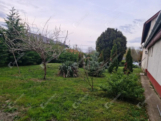 Eladó ház Ászár 183 nm