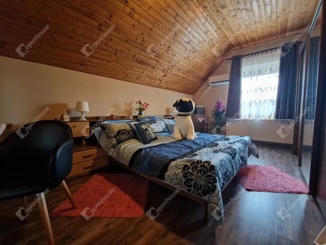 Eladó ház Ászár 183 nm