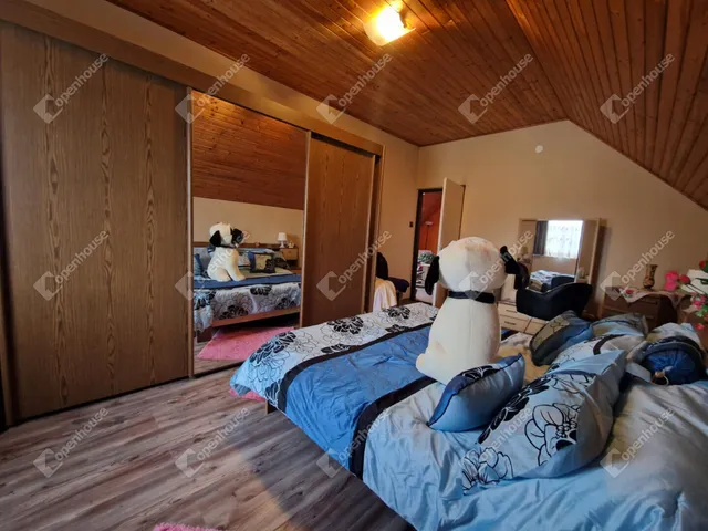 Eladó ház Ászár 183 nm