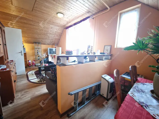 Eladó ház Ászár 183 nm