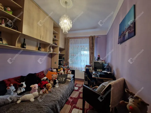 Eladó ház Ászár 183 nm