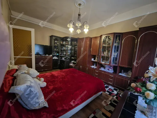 Eladó ház Ászár 183 nm