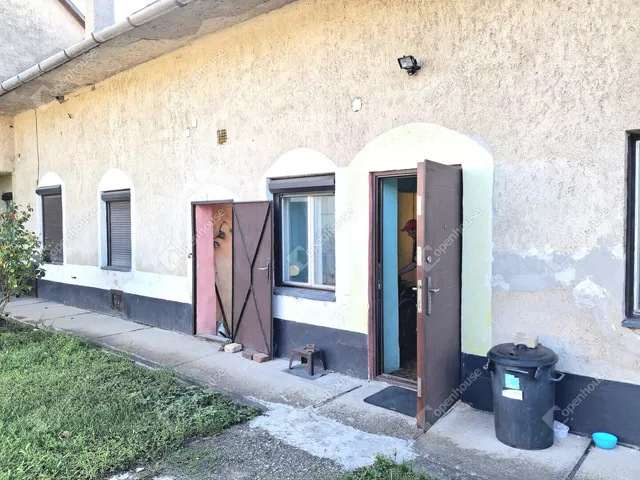 Eladó lakás Komárom 42 nm