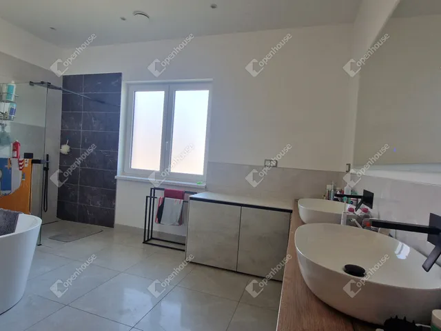 Eladó ház Komárom, Koppánymonostor 618 nm