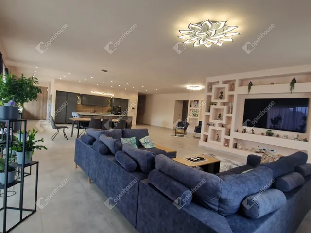 Eladó ház Komárom, Koppánymonostor 618 nm