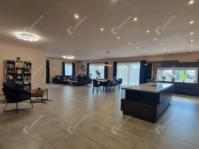 Eladó ház Komárom, Koppánymonostor 618 nm