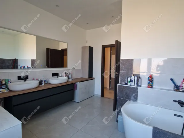 Eladó ház Komárom, Koppánymonostor 618 nm