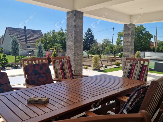 Eladó ház Komárom, Koppánymonostor 618 nm