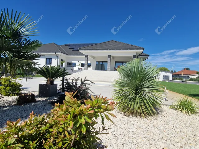 Eladó ház Komárom, Koppánymonostor 618 nm