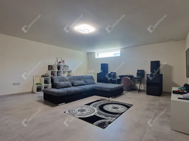 Eladó ház Komárom, Koppánymonostor 618 nm