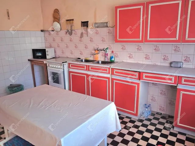 Eladó ház Ács 138 nm