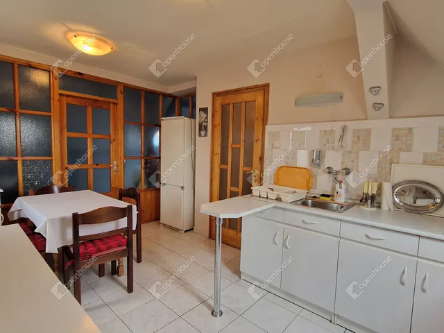 Eladó ház Bábolna 172 nm