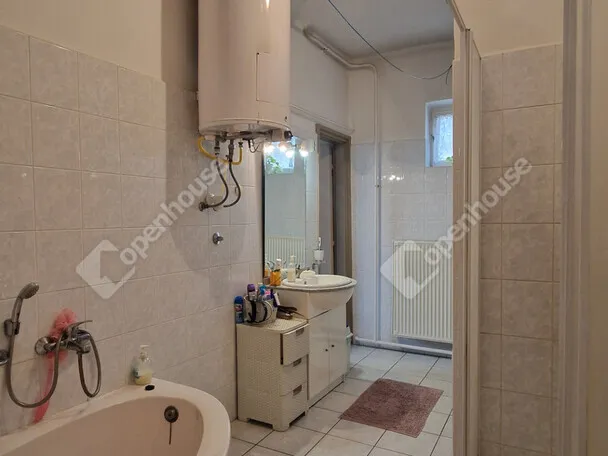 Eladó ház Bábolna 172 nm