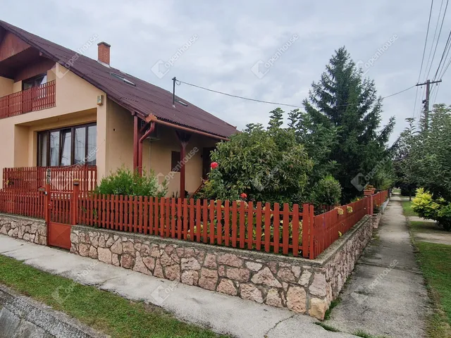 Eladó ház Bábolna 172 nm