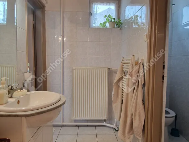 Eladó ház Bábolna 172 nm