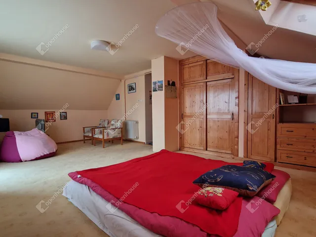 Eladó ház Bábolna 172 nm