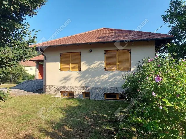 Eladó ház Komárom, Koppánymonostor 280 nm
