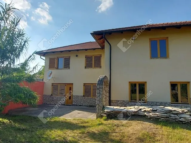 Eladó ház Komárom, Koppánymonostor 280 nm