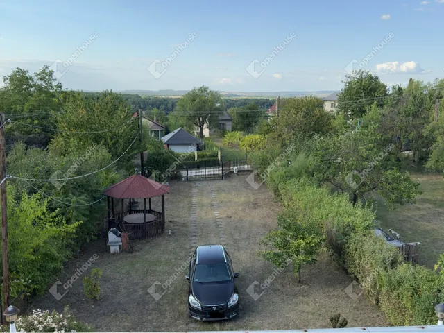 Eladó ház Dunaalmás 77 nm