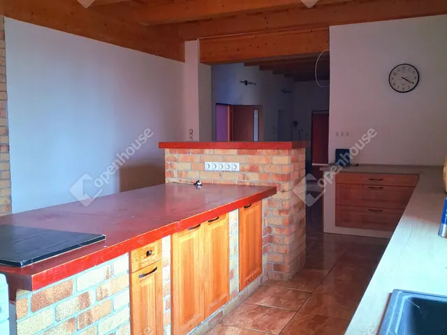 Eladó ház Komárom, Koppánymonostor 368 nm