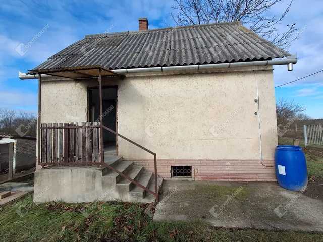 Eladó telek Ács 1153 nm