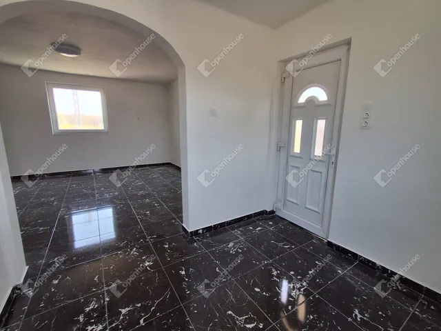 Eladó telek Ács 1153 nm