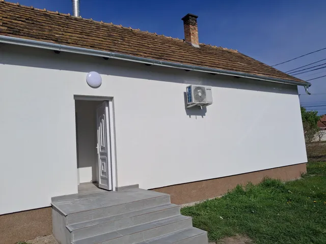 Eladó lakás Komárom, Szőny 49 nm