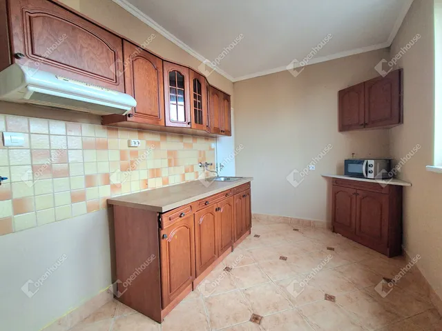 Eladó lakás Bábolna 78 nm