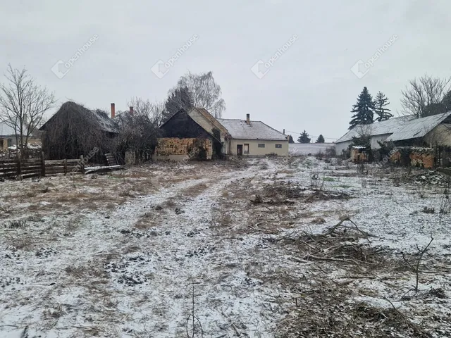 Eladó ház Ács 70 nm