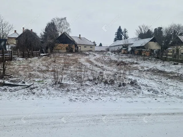 Eladó ház Ács 70 nm