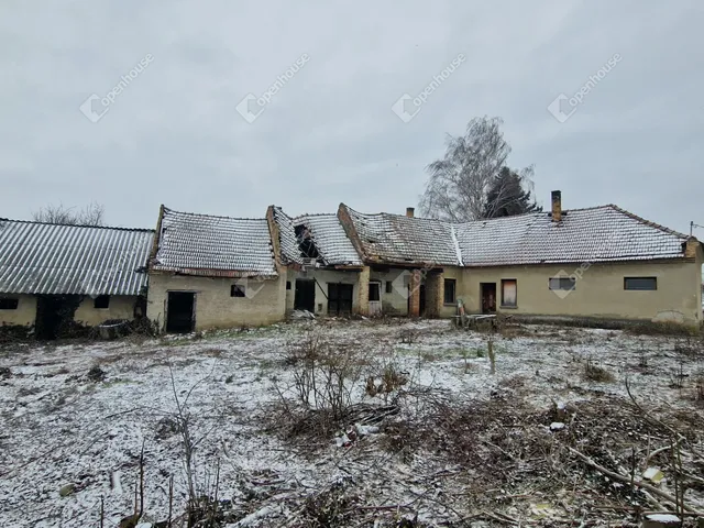 Eladó ház Ács 70 nm