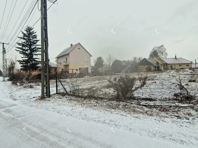 Eladó ház Ács 70 nm