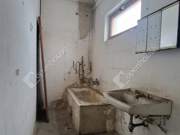 Eladó ház Ács 70 nm