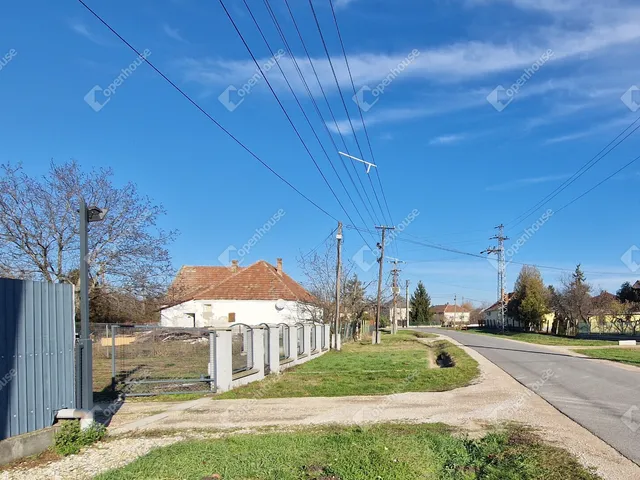 Eladó ház Bana 92 nm